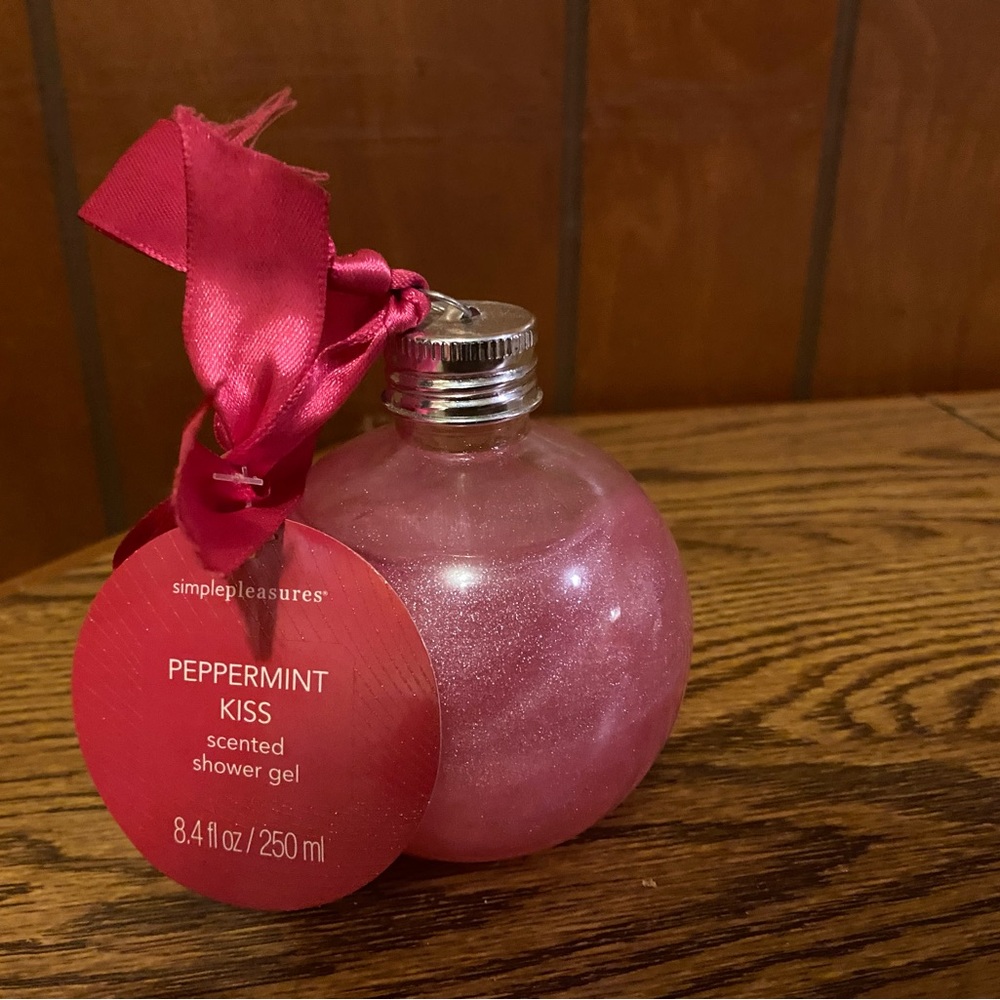 Simple Pleasures Peppermint Kiss Scented Shower Gel 8.4 fl oz (250 ml)